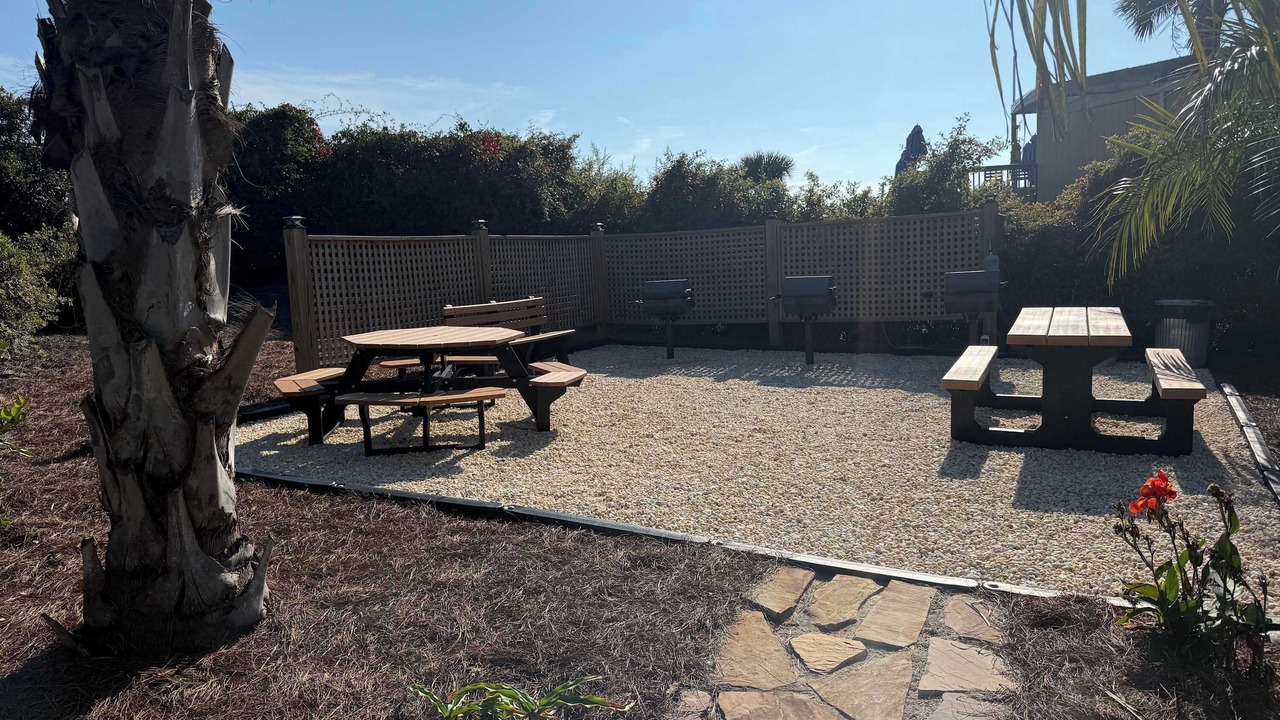 Photo of Outdoor in Folly Field