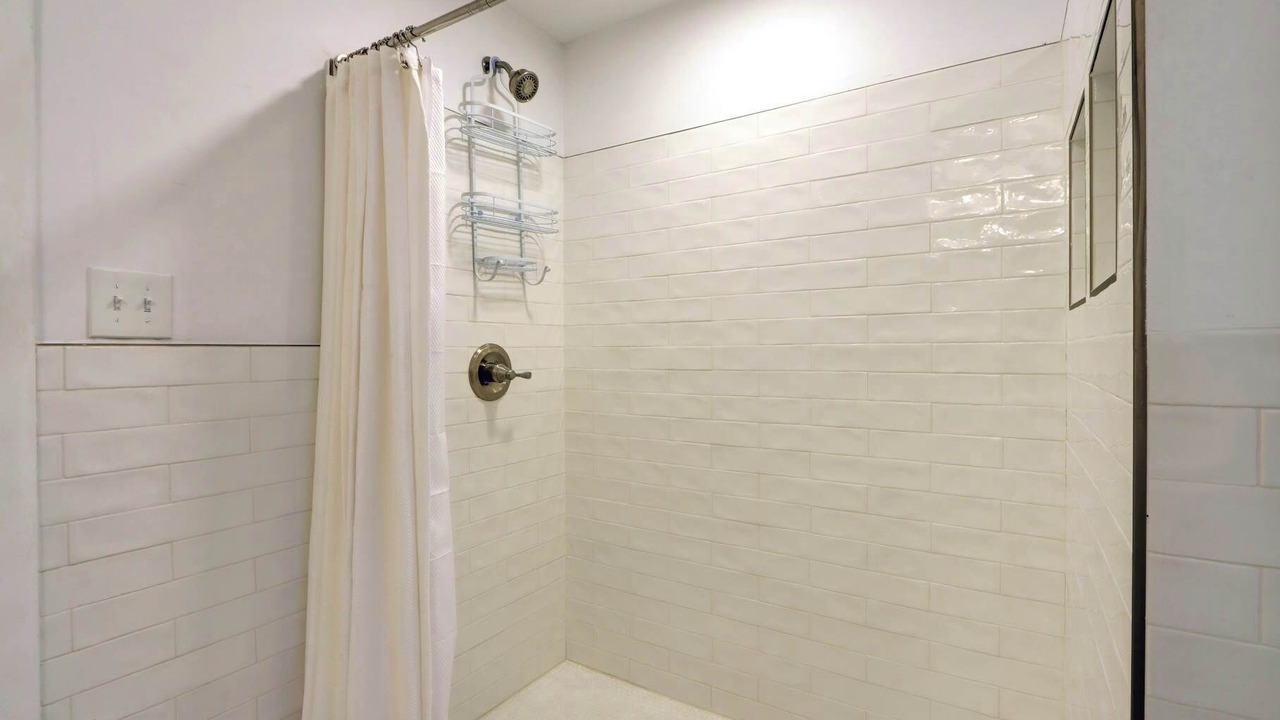 Photo of Bathroom in Thomas Square
