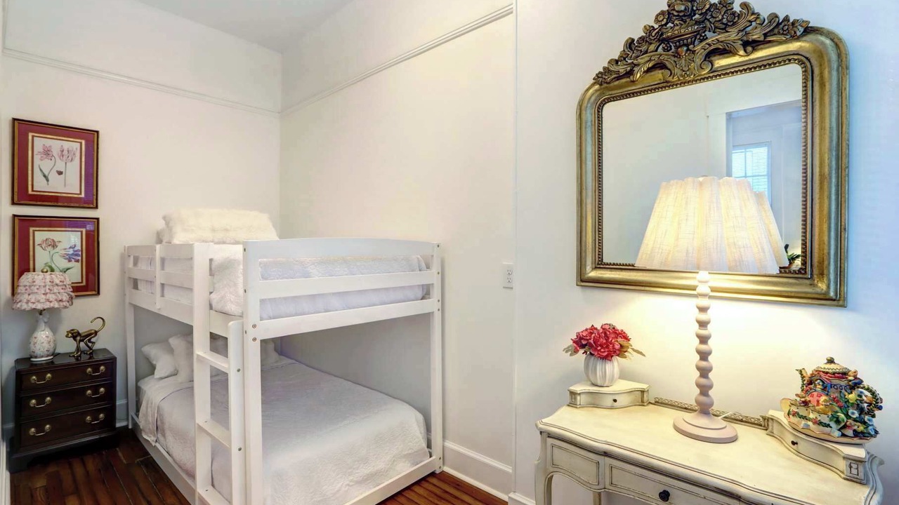 Photo of Bedroom in Thomas Square
