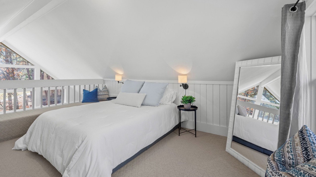Photo of Bedroom in Salem