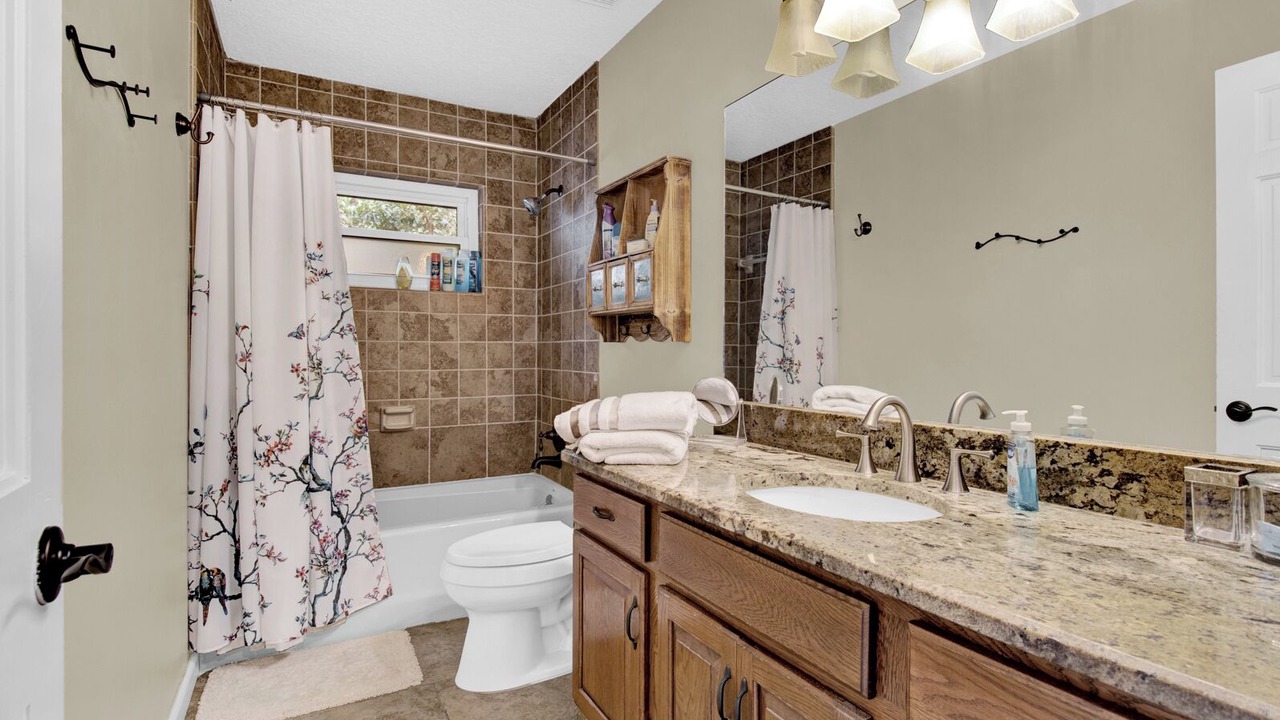 Photo of Bathroom in Lemon Bluff