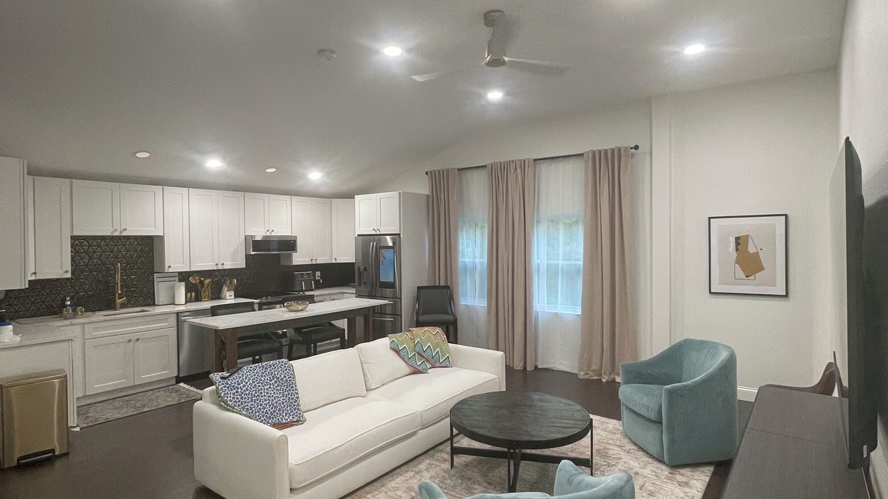 Photo of Livingroom in Longwood