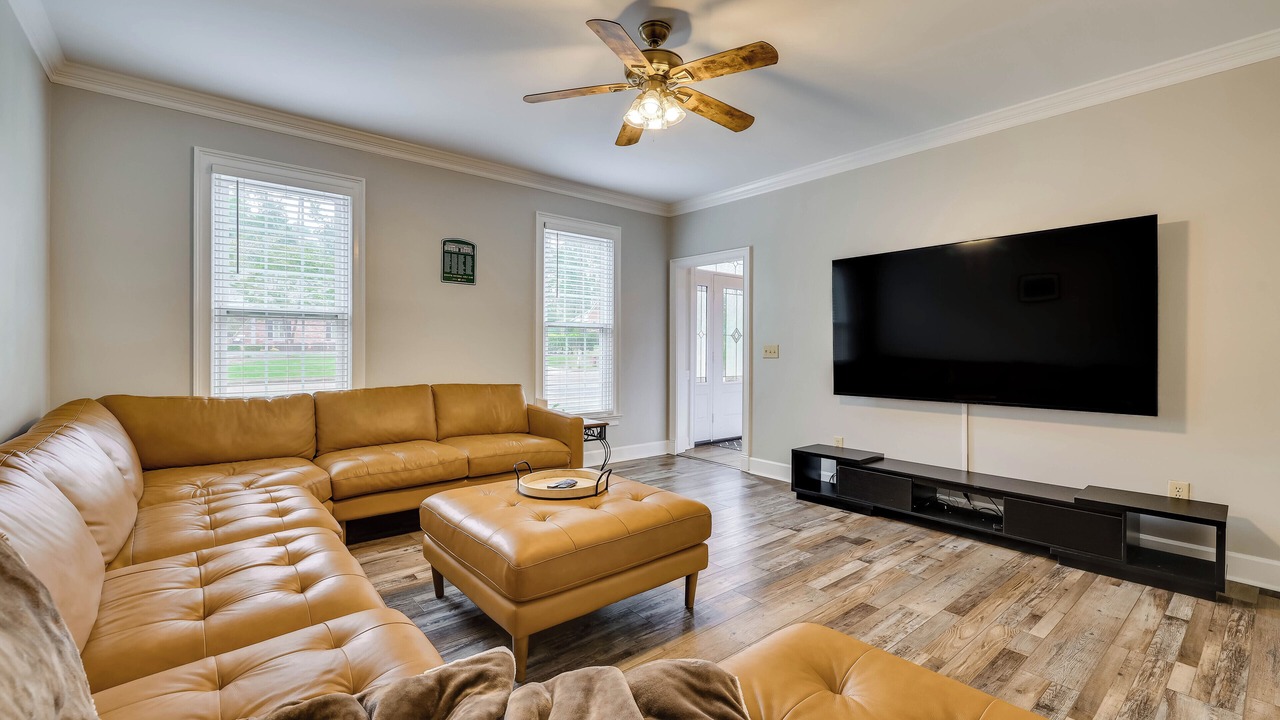 Photo of Livingroom in Evans