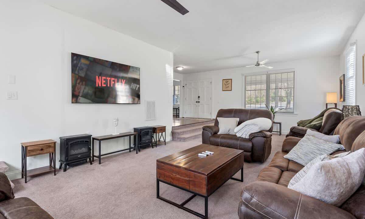 Photo of Livingroom in Northwest Raleigh