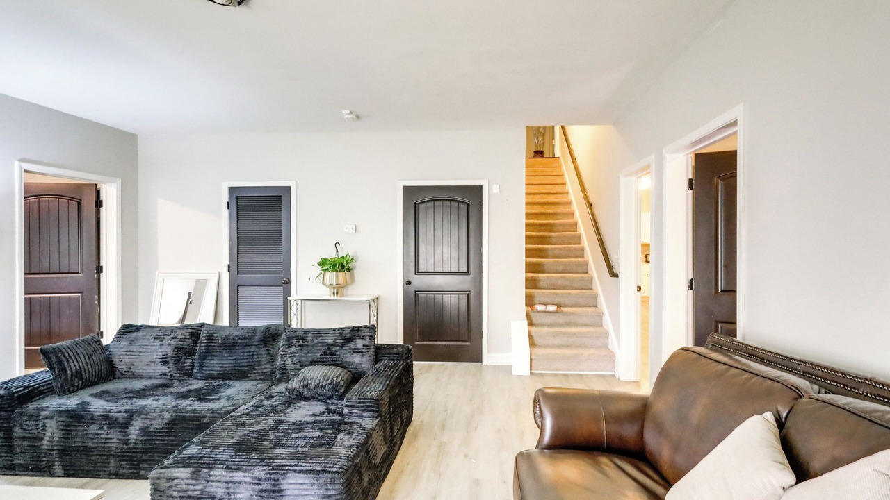 Photo of Livingroom in Lawrenceville