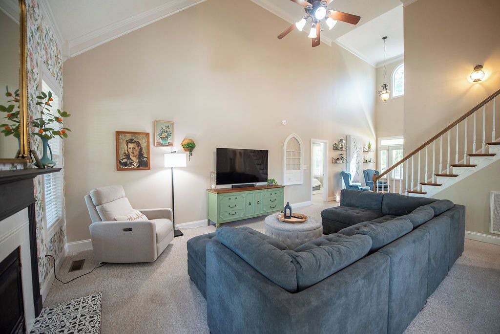 Photo of Livingroom in Evans