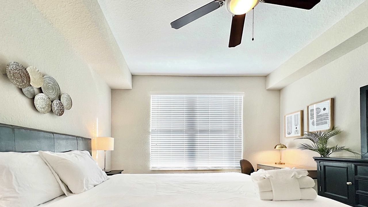 Photo of Bedroom in Carver City - Lincoln Gardens