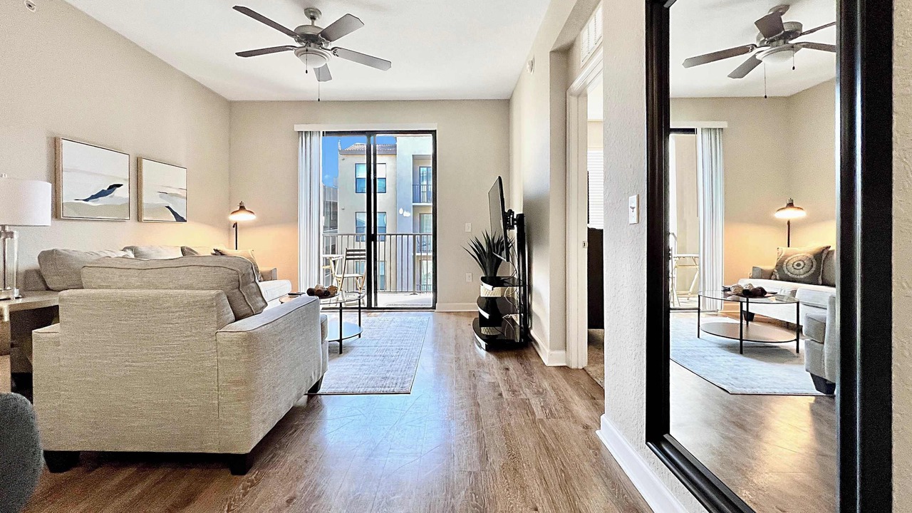 Photo of Livingroom in Carver City - Lincoln Gardens
