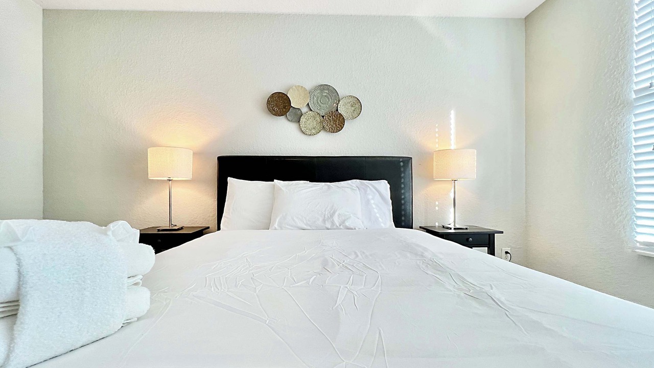 Photo of Bedroom in Carver City - Lincoln Gardens