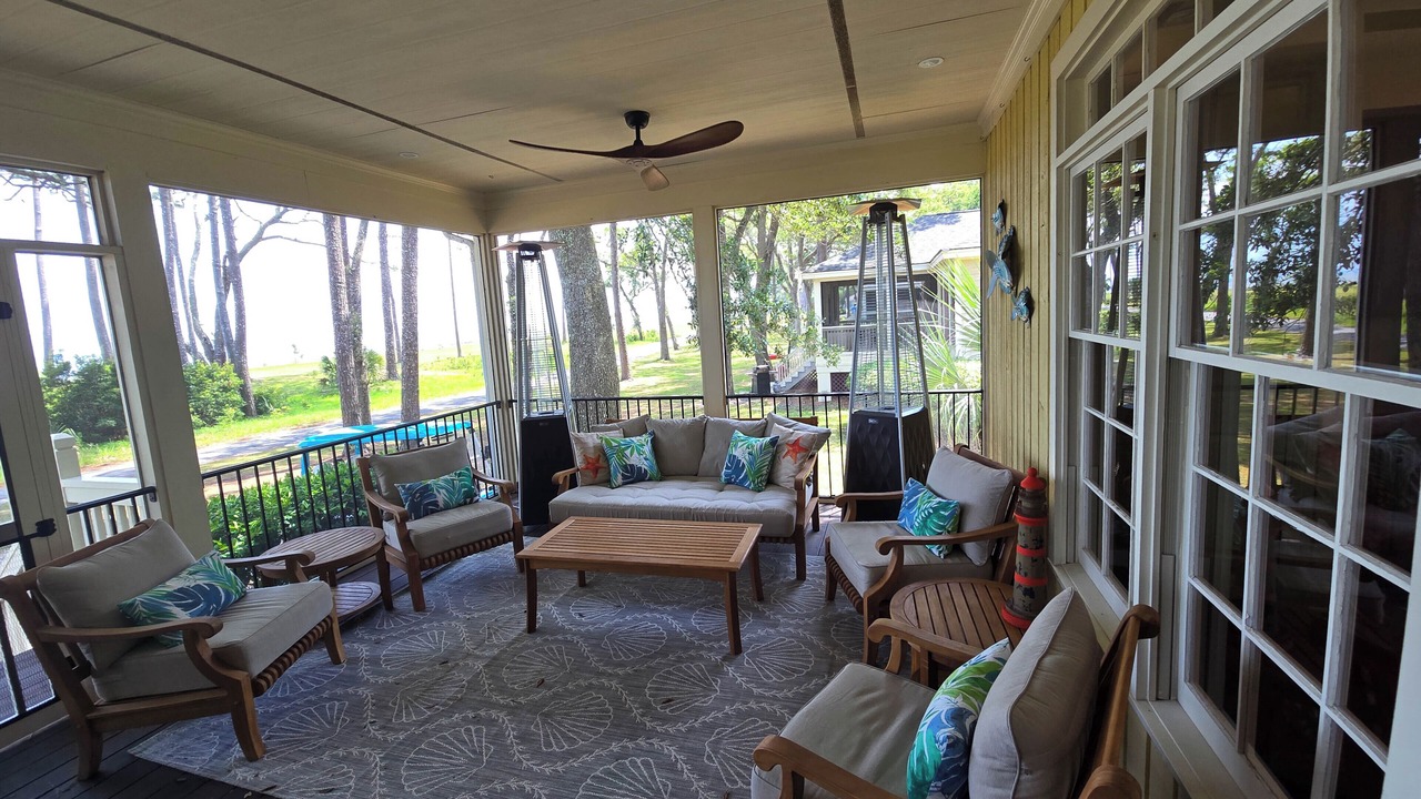 Photo of Patio Balcony in Melrose on the Beach