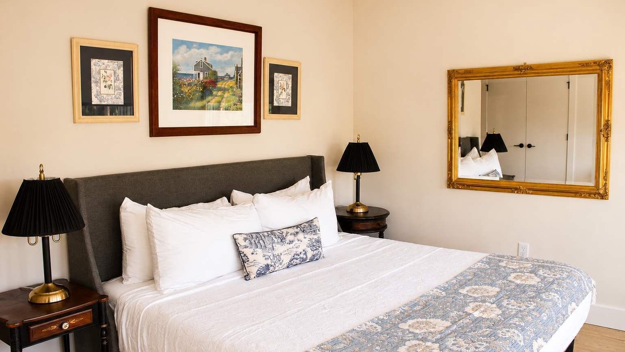 Photo of Bedroom in Metropolitan