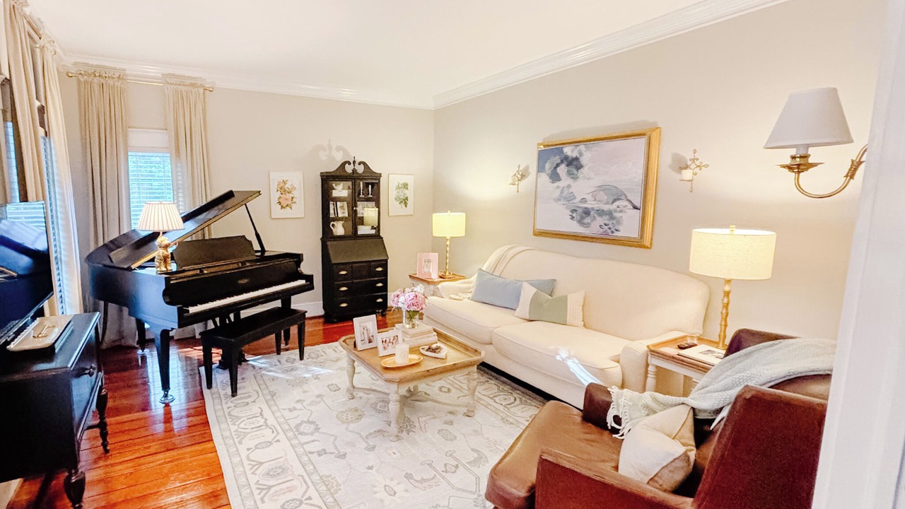 Photo of Livingroom in Evans