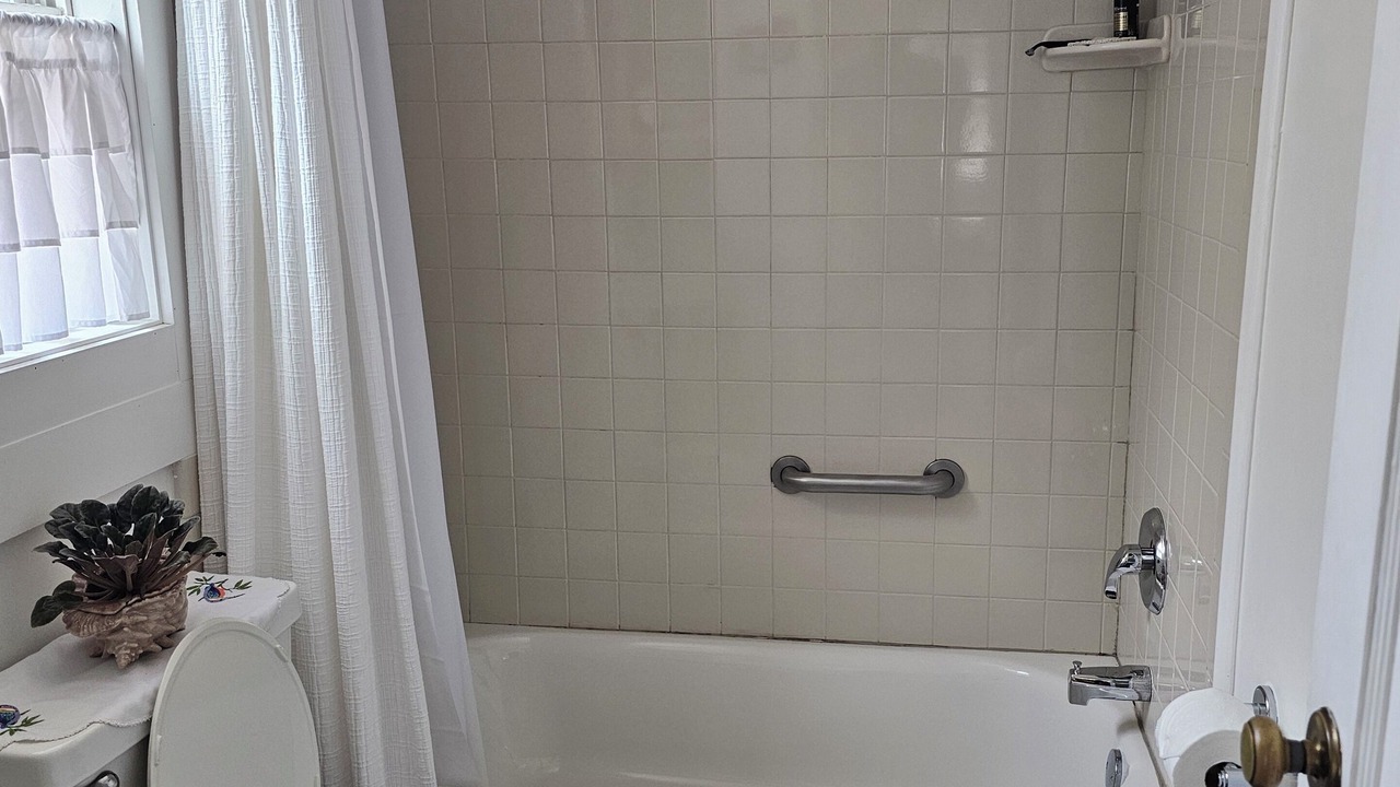 Photo of Bathroom in Port Royal