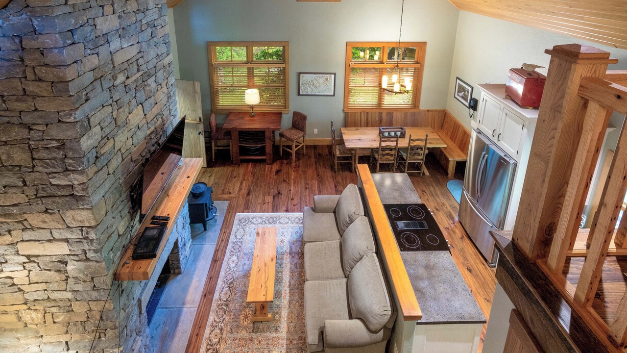 Photo of Livingroom in Cullowhee