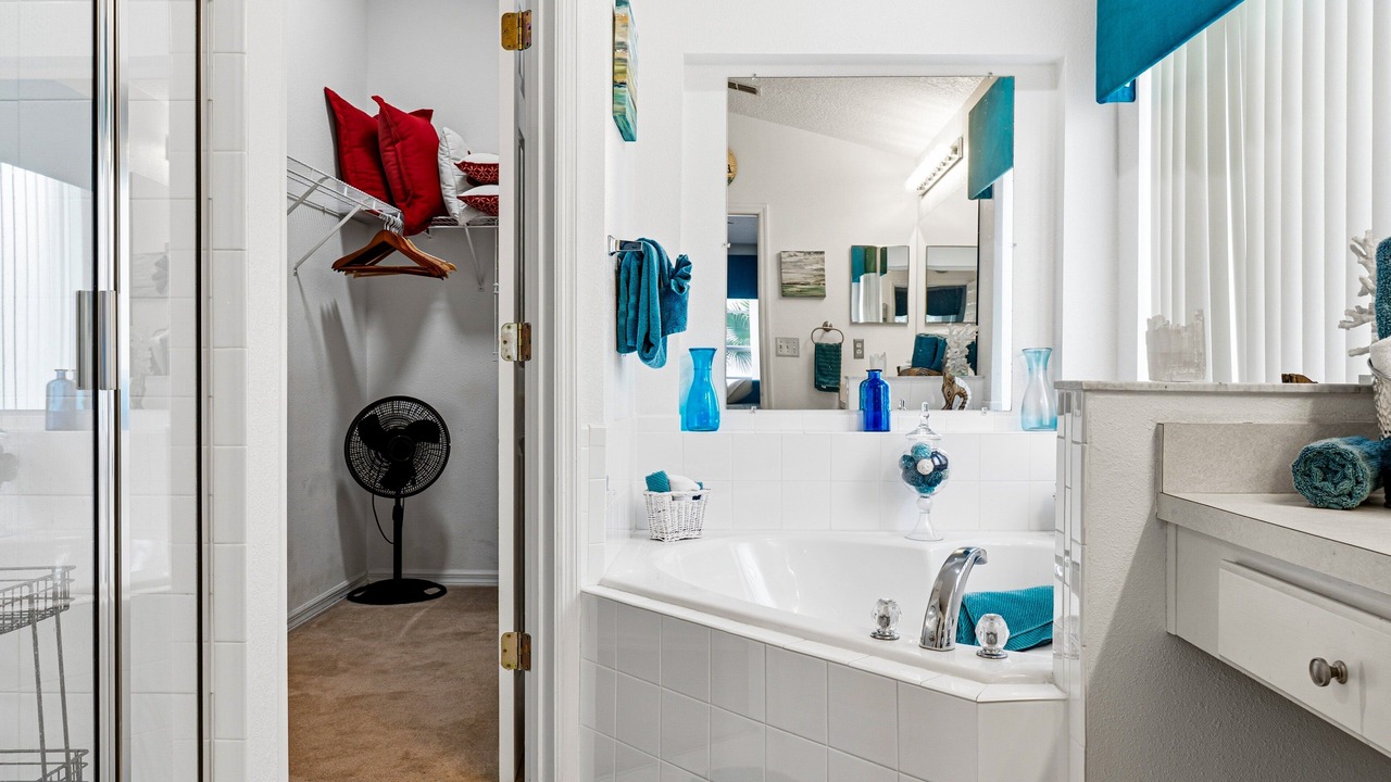 Photo of Bathroom in Seasons