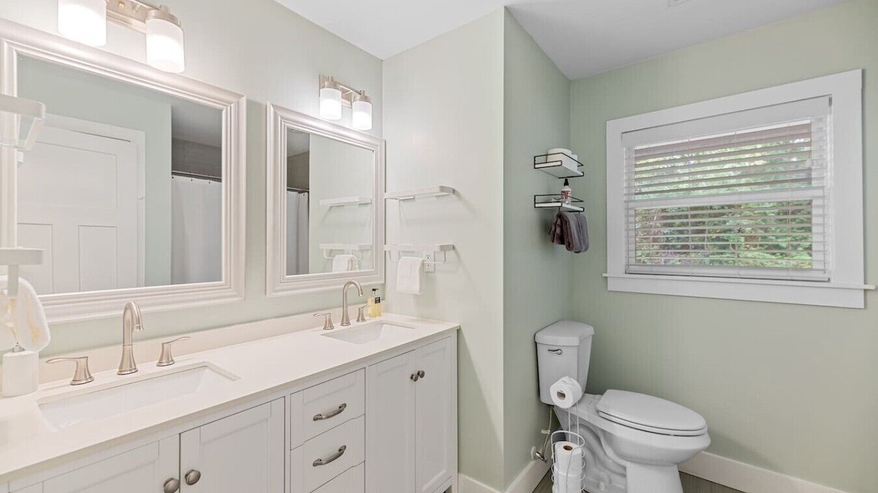 Photo of Bathroom in Hanahan