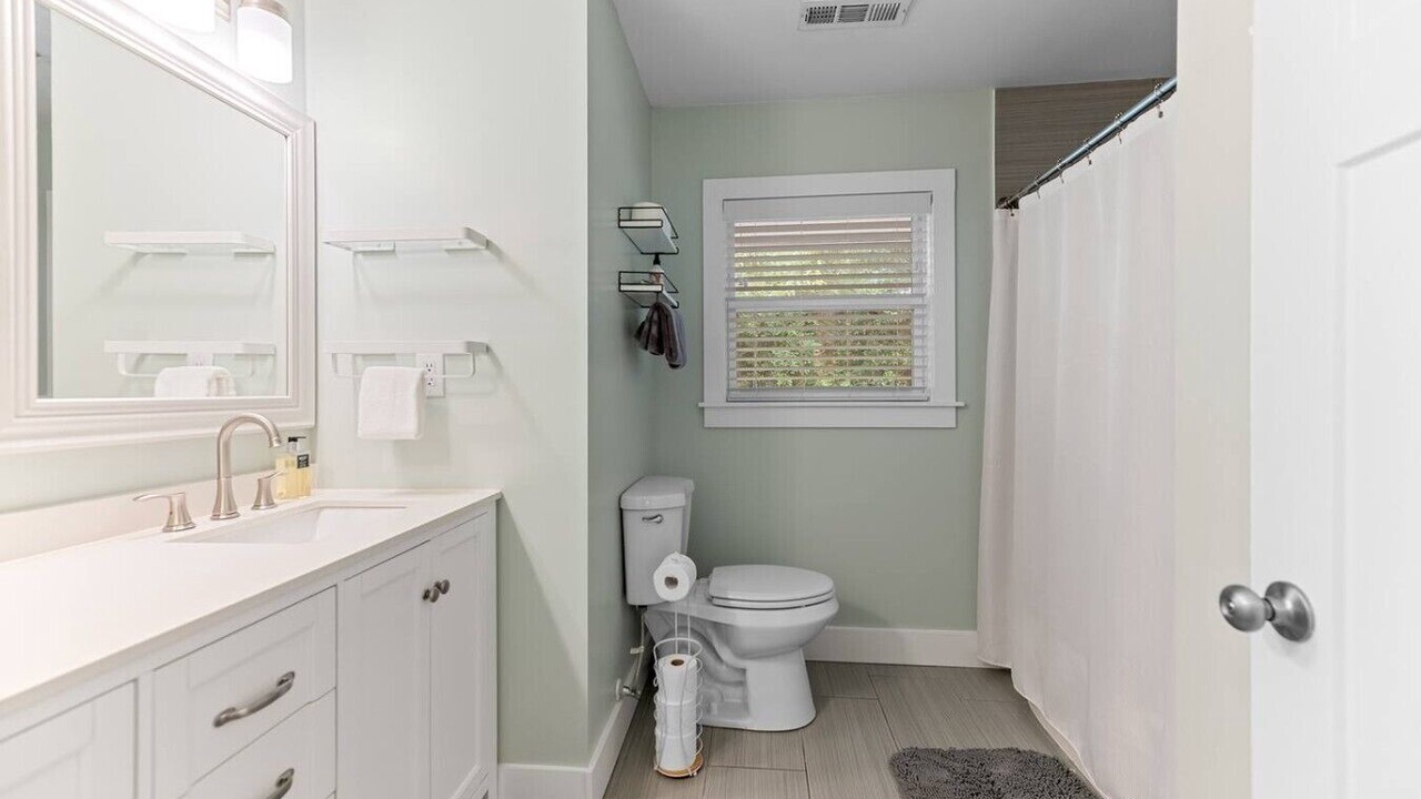 Photo of Bathroom in Hanahan