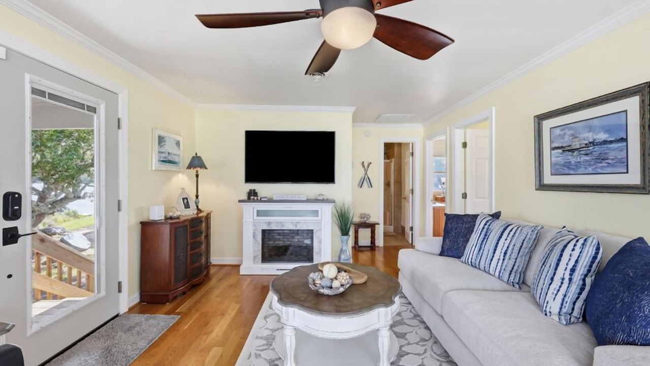 Photo of Livingroom in Minnesott Beach