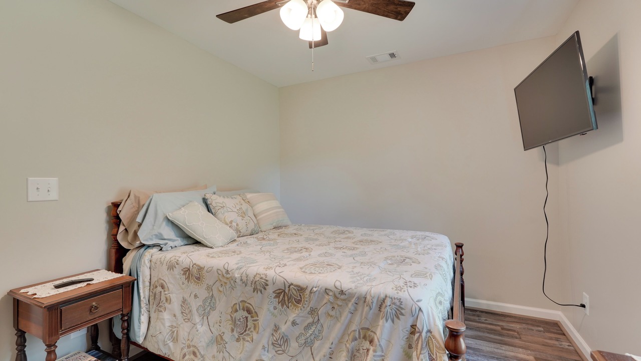 Photo of Bedroom in Tignall