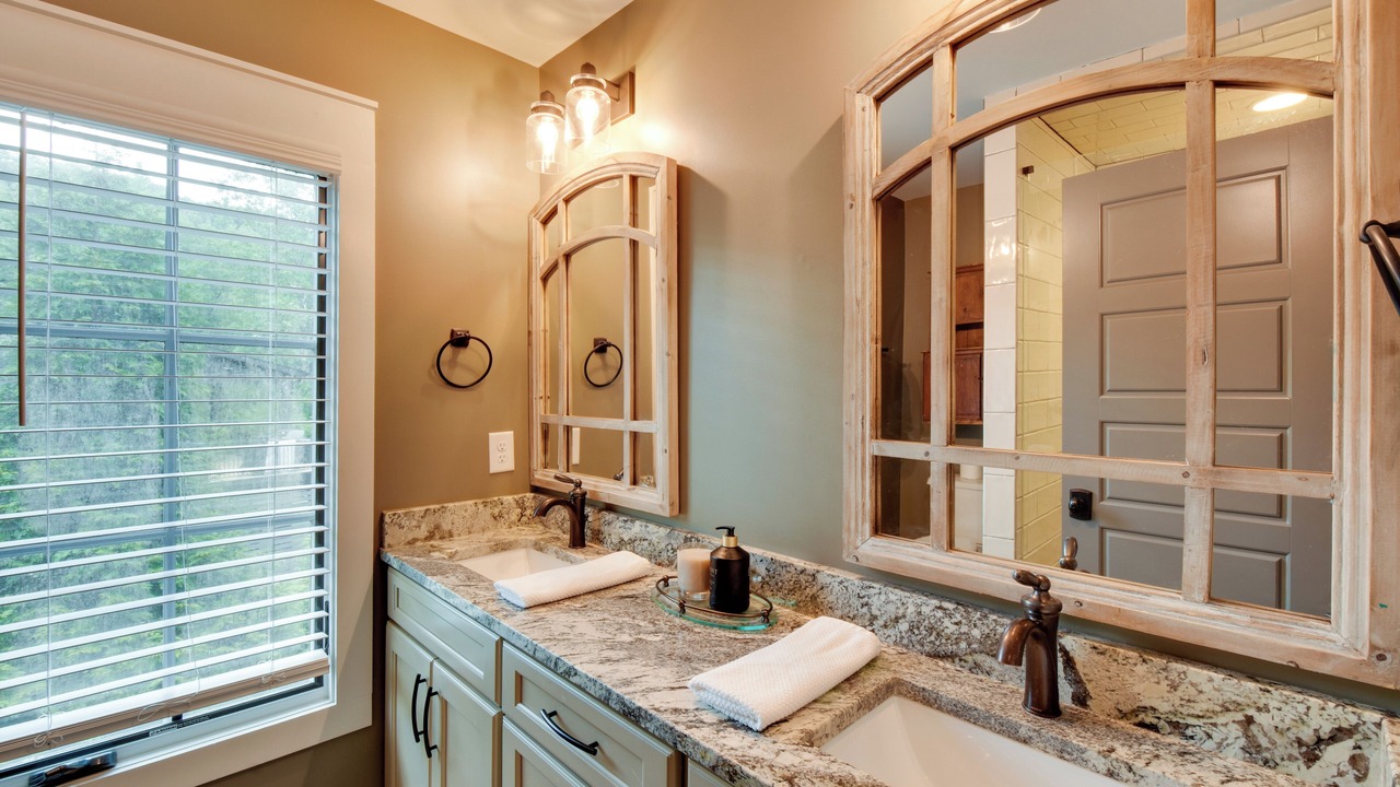 Photo of Bathroom in West Union