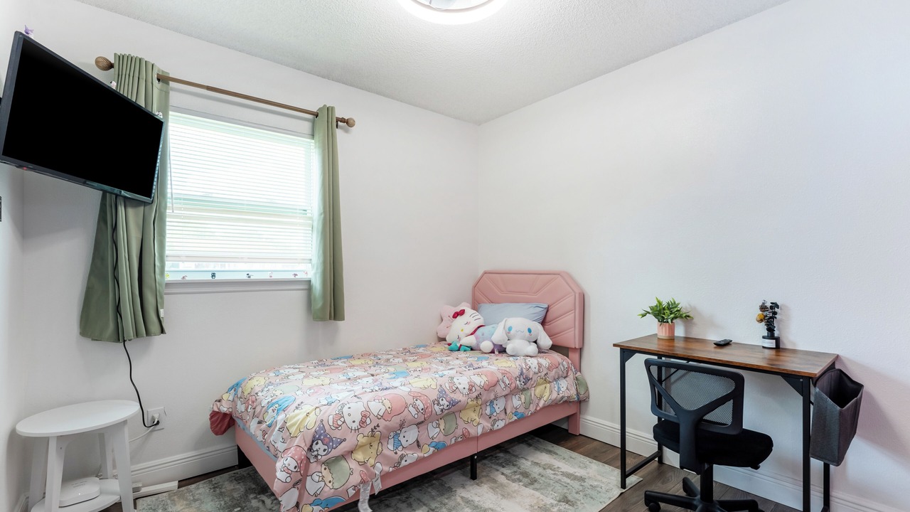 Photo of Bedroom in Carver Shores
