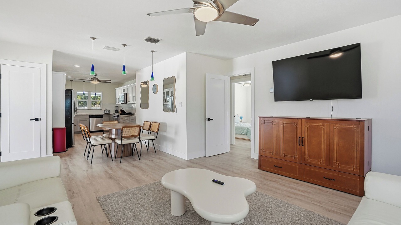 Photo of Livingroom in Bayview