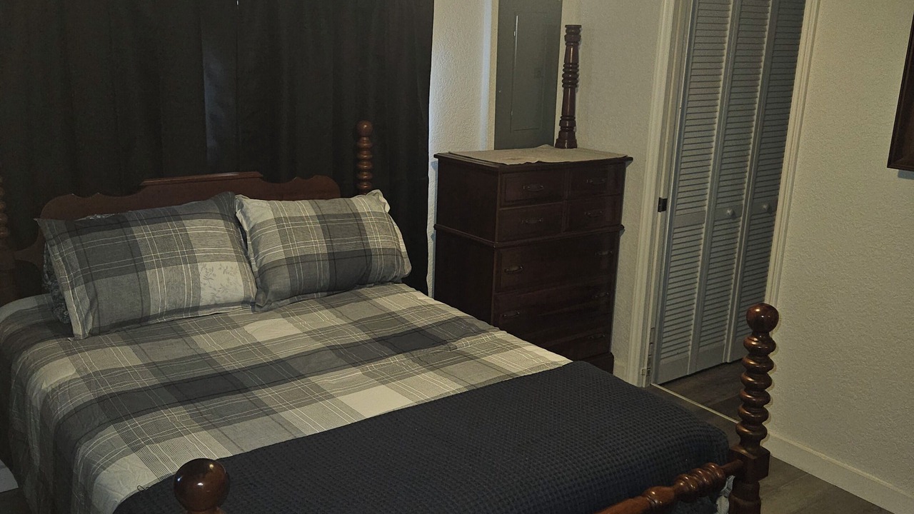 Photo of Bedroom in Buckhead Ridge