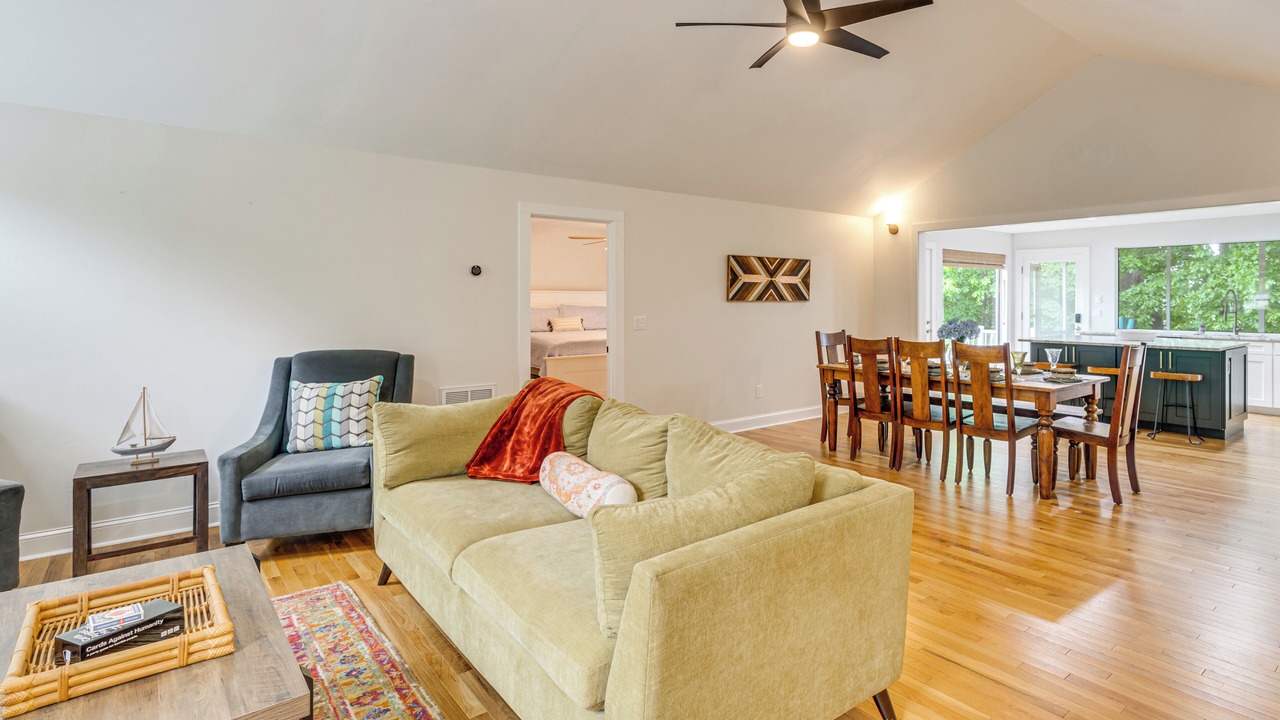 Photo of Livingroom in Anderson