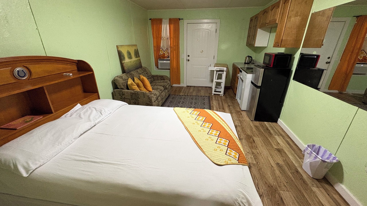 Photo of Bedroom in Garfield