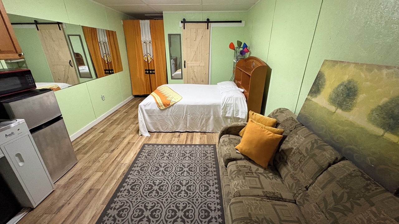 Photo of Bedroom in Garfield