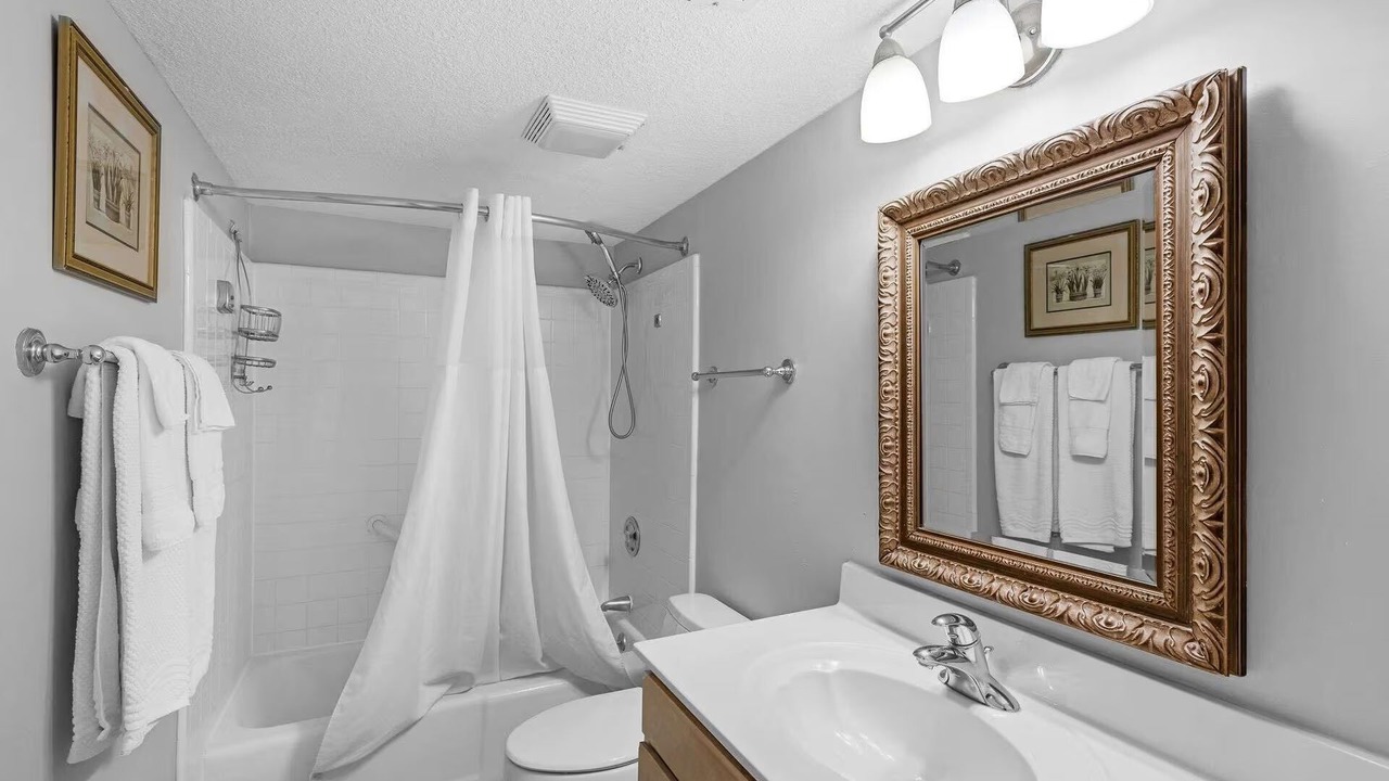 Photo of Bathroom in Folly Field