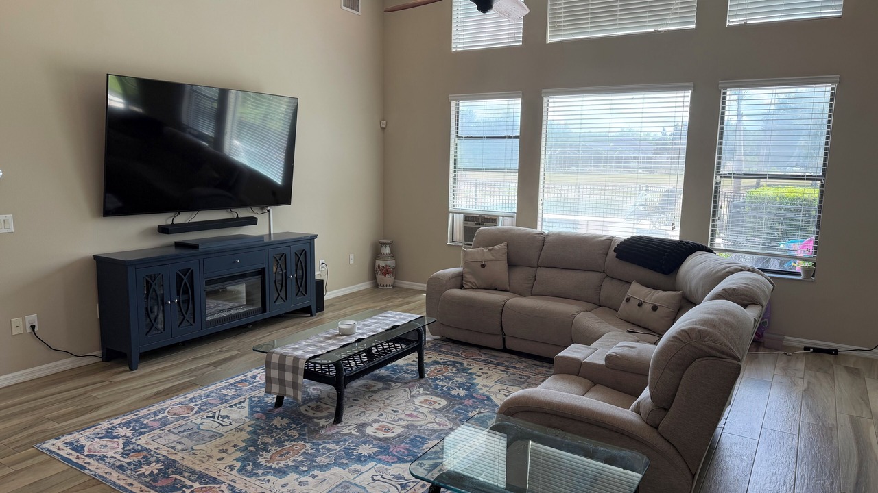 Photo of Livingroom in Plant City
