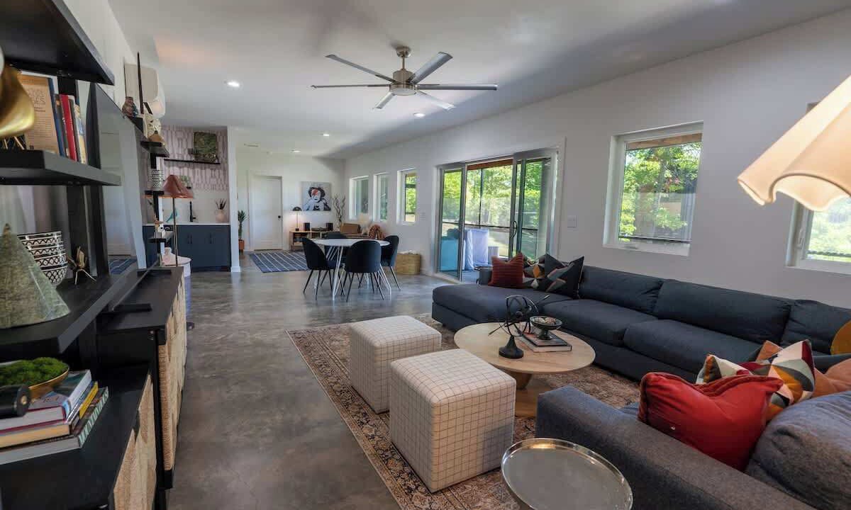 Photo of Livingroom in Young Harris