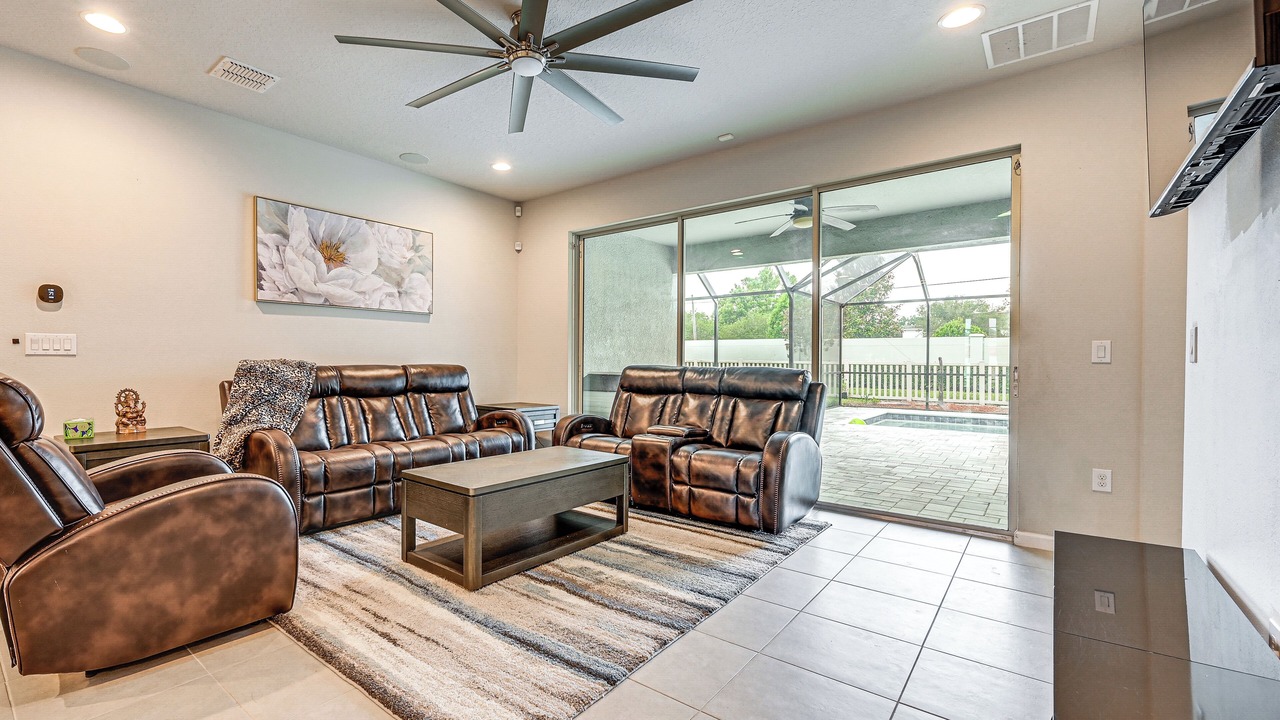 Photo of Livingroom in Valrico