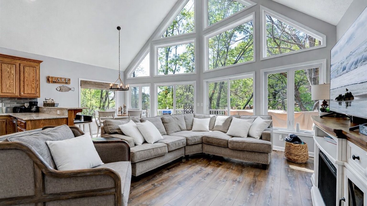 Photo of Livingroom in Albemarle