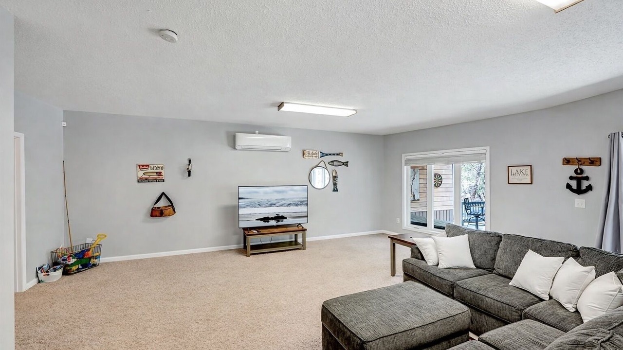 Photo of Livingroom in Albemarle