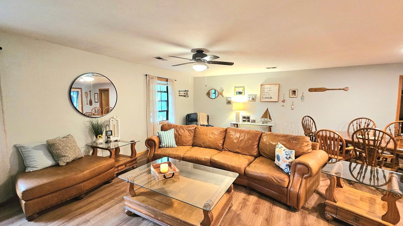 Photo of Livingroom in Hiawassee