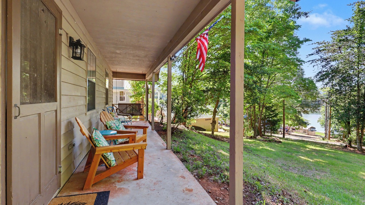 Photo of Patio Balcony in Hiawassee