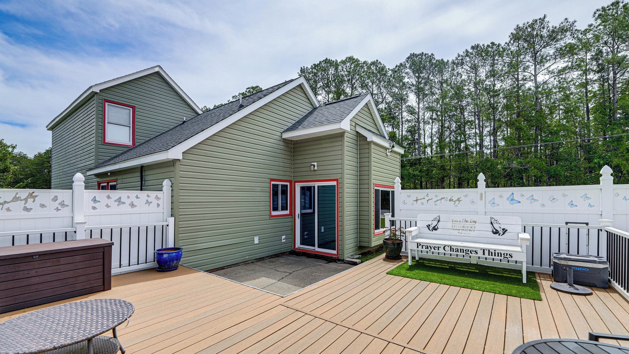Photo of Patio Balcony in Piney Green