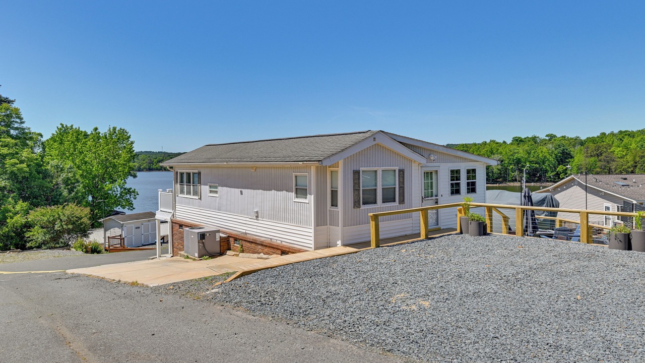 Photo of Outdoor in New London