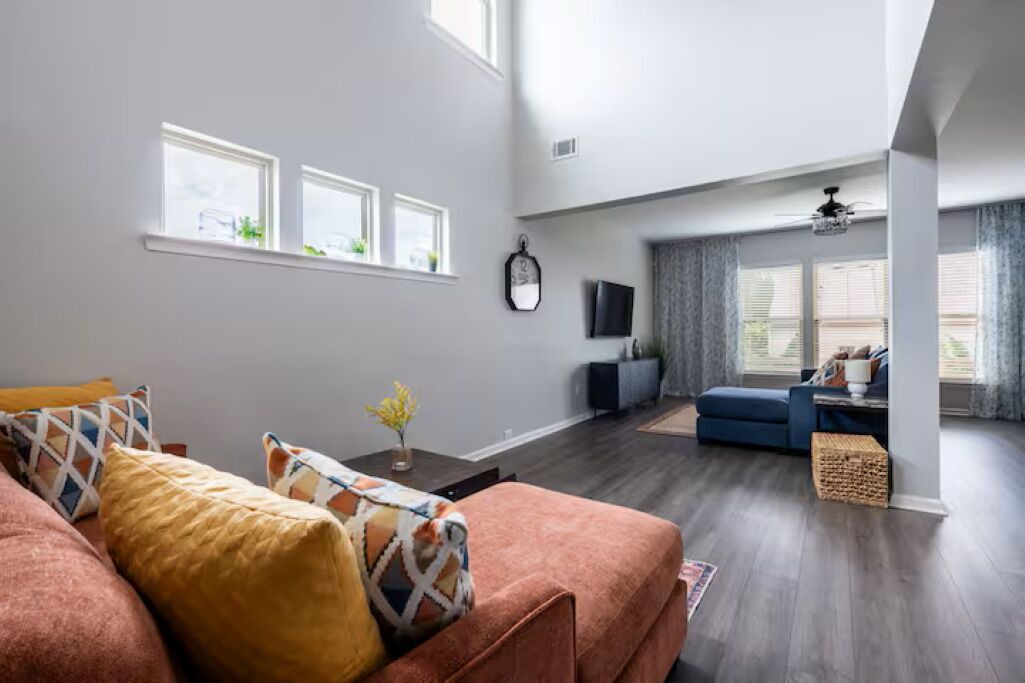 Photo of Livingroom in Dacula