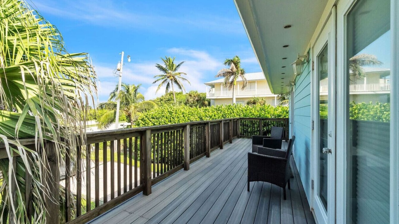 Photo of Patio Balcony in Ambersand Beach