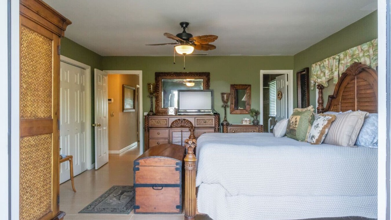 Photo of Bedroom in Ambersand Beach