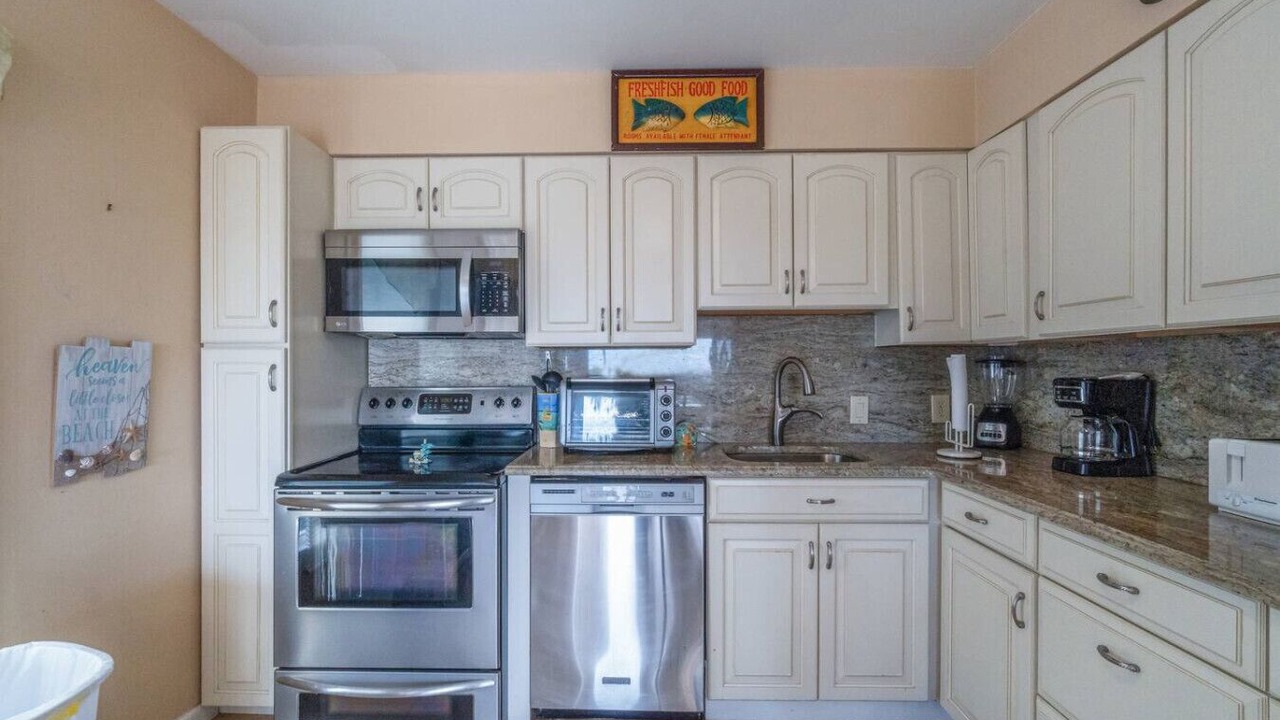 Photo of Kitchen in Ambersand Beach
