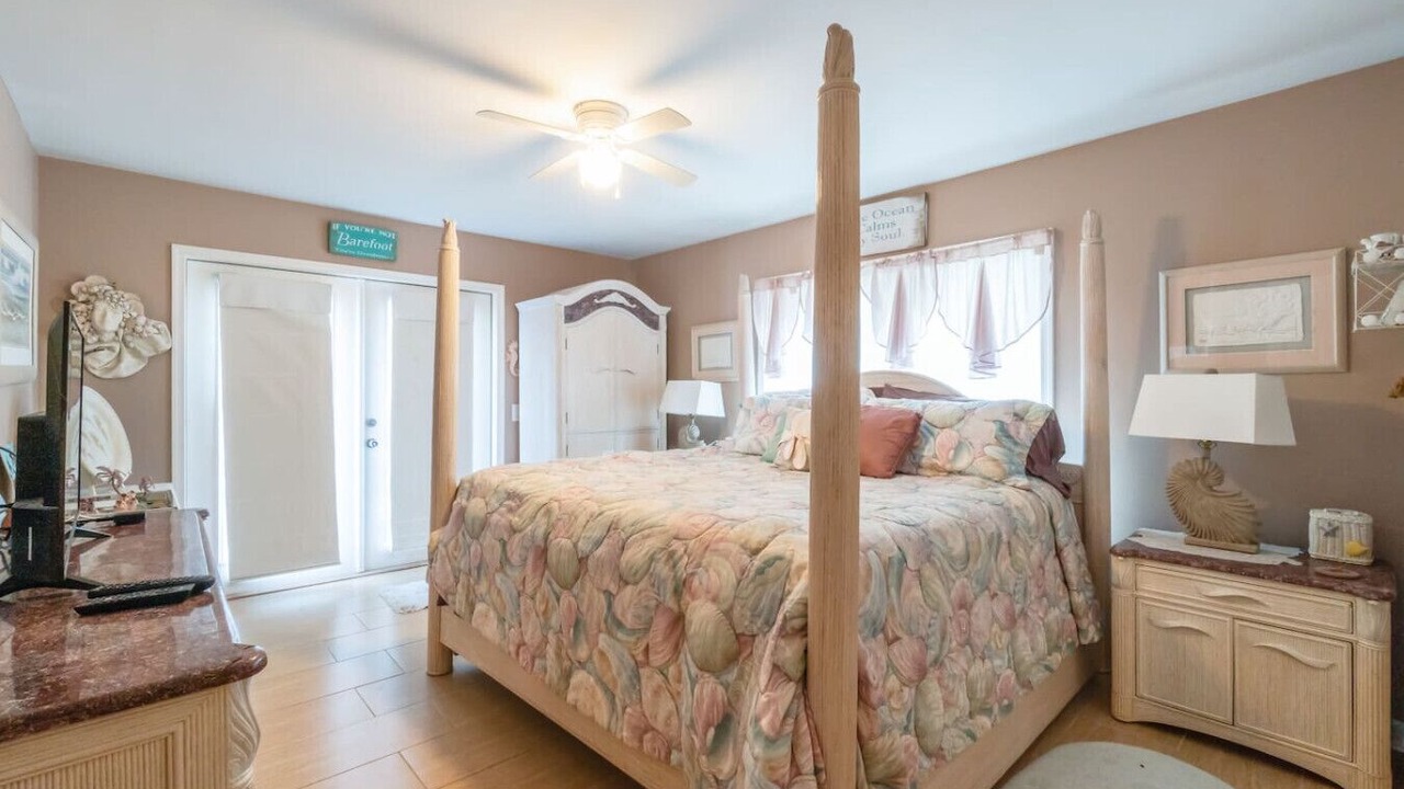 Photo of Bedroom in Ambersand Beach