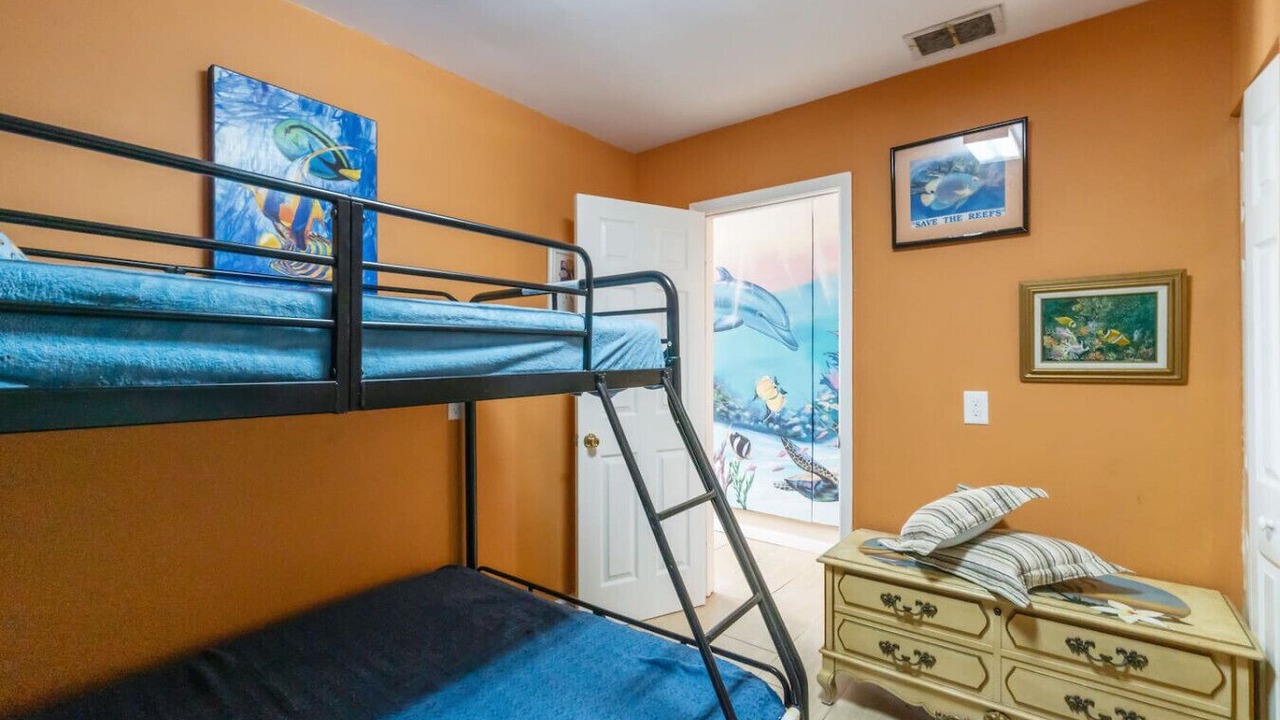 Photo of Bedroom in Ambersand Beach