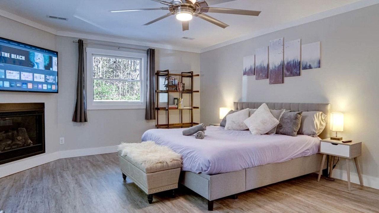 Photo of Bedroom in Lake Toxaway