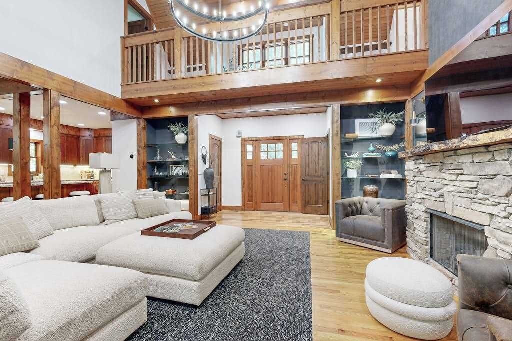 Photo of Livingroom in Brevard