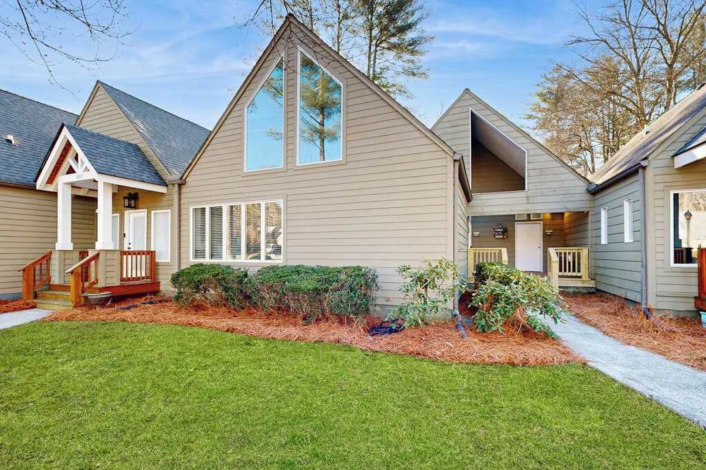 Photo of Outdoor in Sapphire