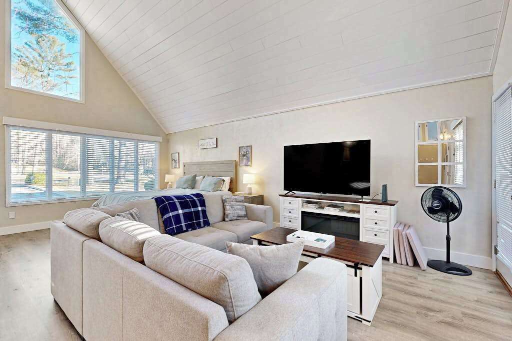 Photo of Livingroom in Sapphire